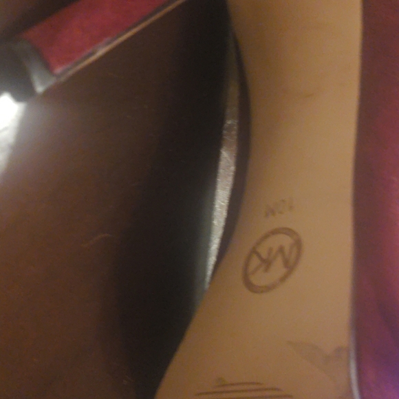 Shoes - Picture 4 of 5